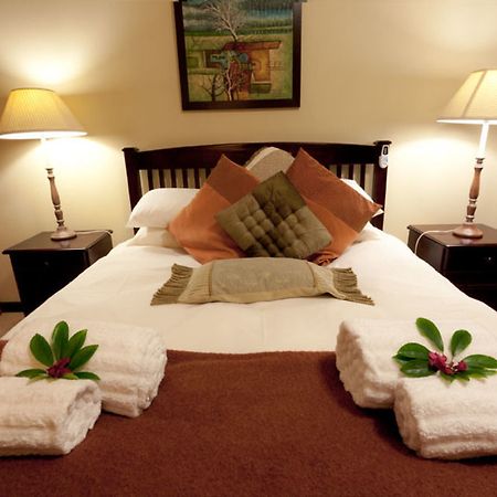 Africasky Guest House Kempton Park Exteriör bild